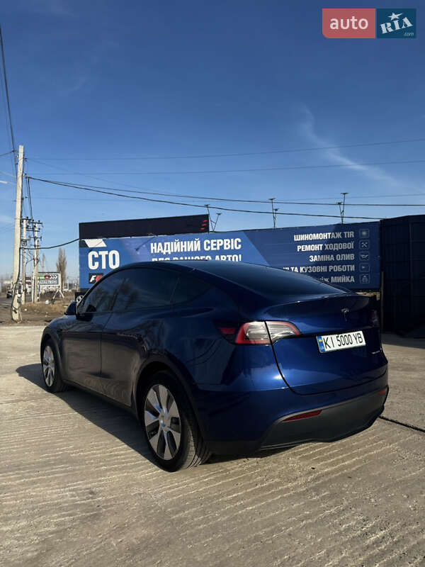 Внедорожник / Кроссовер Tesla Model Y 2023 в Киеве