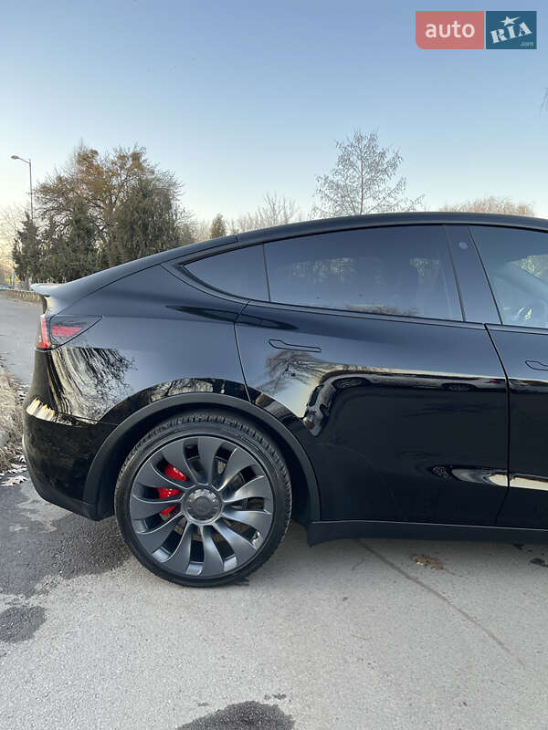 Внедорожник / Кроссовер Tesla Model Y 2022 в Ровно