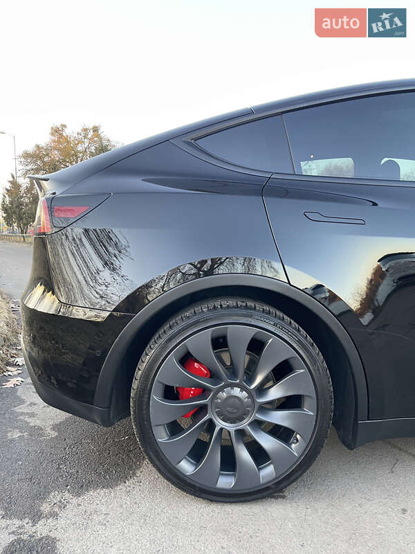 Внедорожник / Кроссовер Tesla Model Y 2022 в Ровно