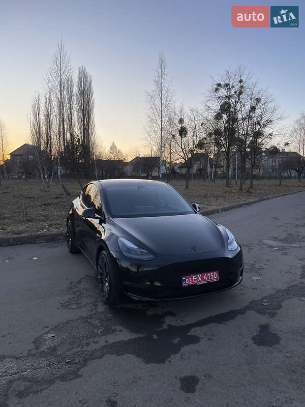 Внедорожник / Кроссовер Tesla Model Y 2022 в Ровно