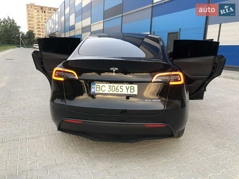 Позашляховик / Кросовер Tesla Model Y 2021 в Львові