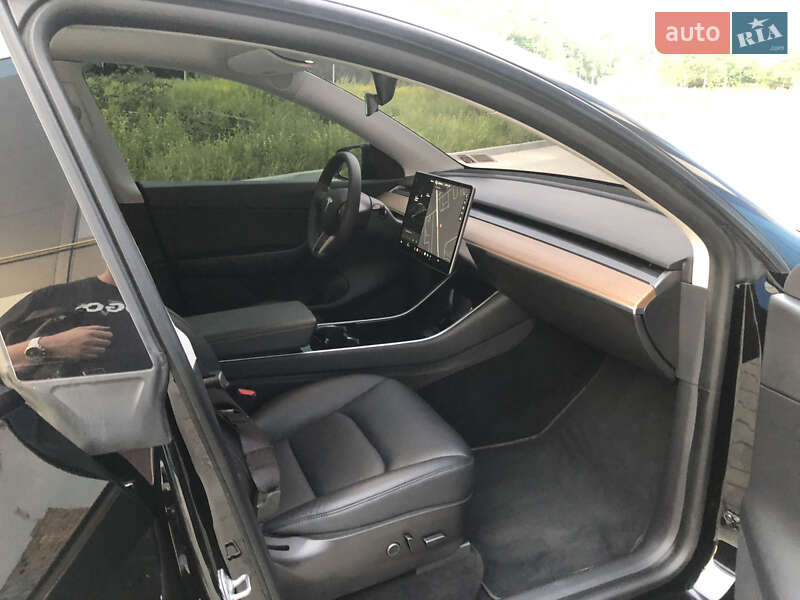 Позашляховик / Кросовер Tesla Model Y 2021 в Львові