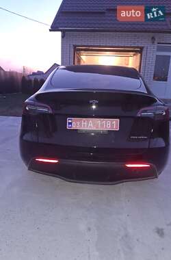 Внедорожник / Кроссовер Tesla Model Y 2021 в 