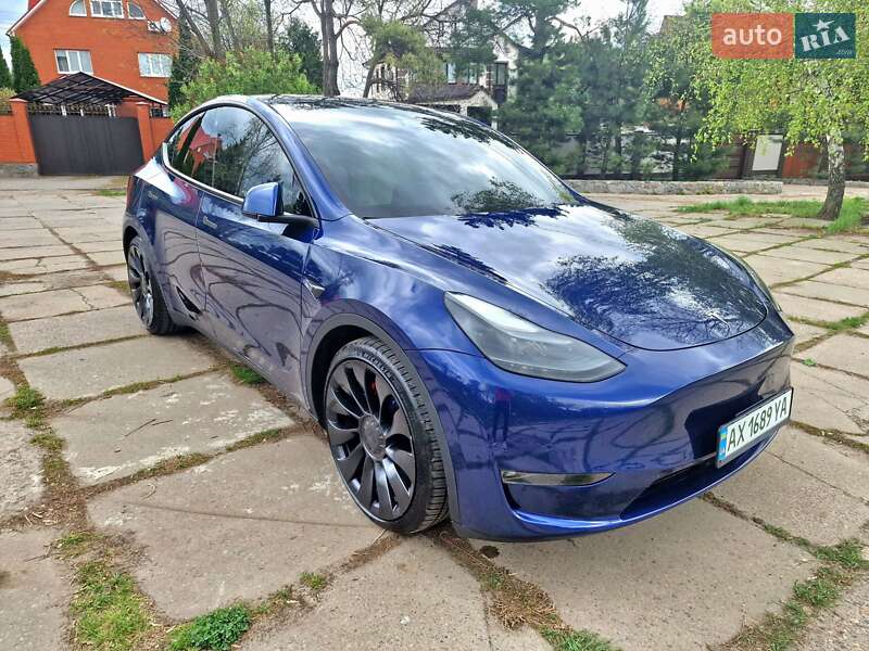 Внедорожник / Кроссовер Tesla Model Y 2022 в Киеве