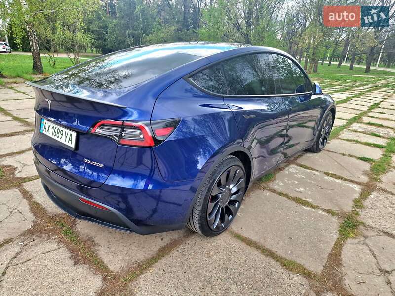 Внедорожник / Кроссовер Tesla Model Y 2022 в Киеве