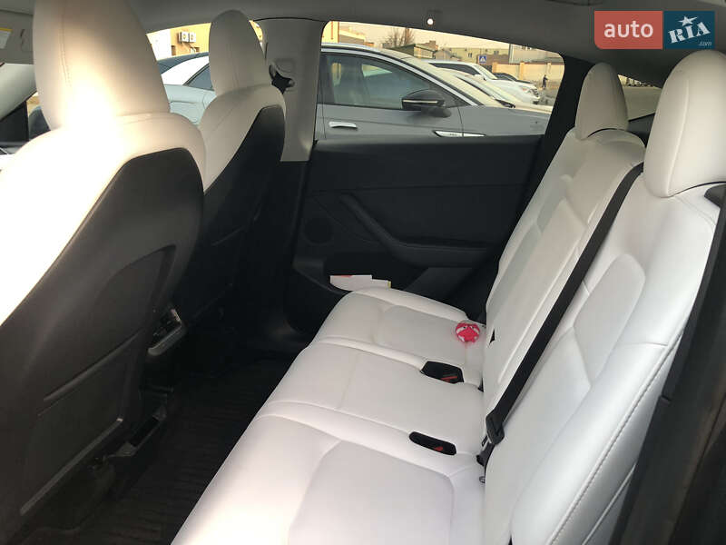 Внедорожник / Кроссовер Tesla Model Y 2023 в Киеве