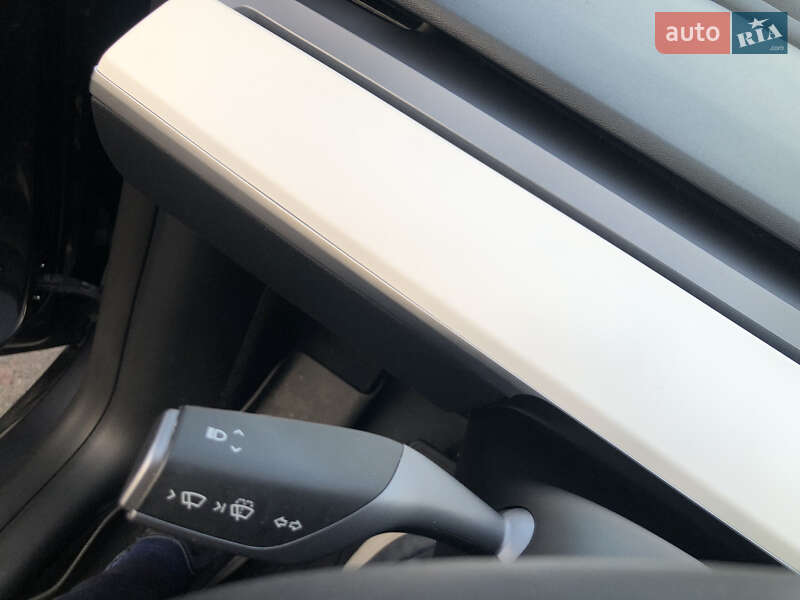 Внедорожник / Кроссовер Tesla Model Y 2023 в Киеве