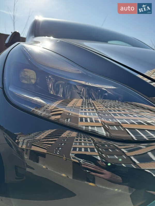 Внедорожник / Кроссовер Tesla Model Y 2023 в Сумах