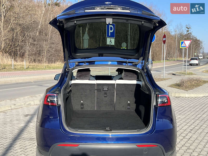 Внедорожник / Кроссовер Tesla Model Y 2023 в Львове