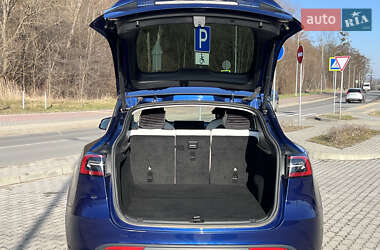 Позашляховик / Кросовер Tesla Model Y 2023 в 