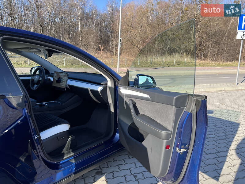 Внедорожник / Кроссовер Tesla Model Y 2023 в Львове