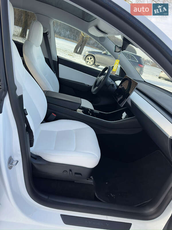 Позашляховик / Кросовер Tesla Model Y 2020 в Тернополі