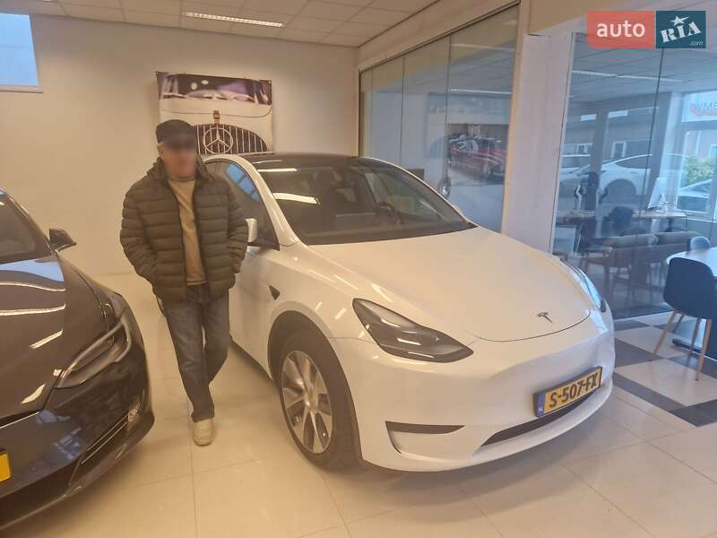 Внедорожник / Кроссовер Tesla Model Y 2022 в 