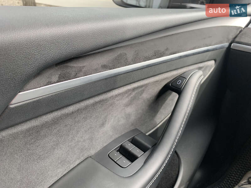 Внедорожник / Кроссовер Tesla Model Y 2022 в Днепре