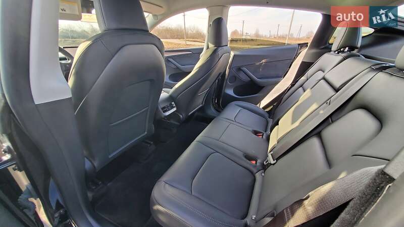 Внедорожник / Кроссовер Tesla Model Y 2023 в Киеве