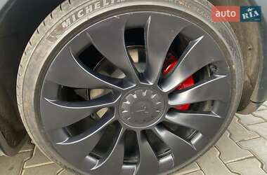 Внедорожник / Кроссовер Tesla Model Y 2022 в 