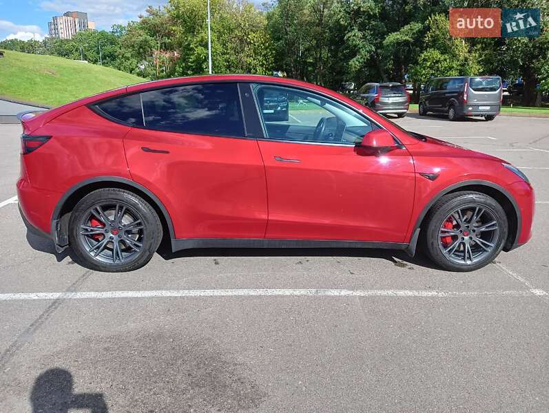 Внедорожник / Кроссовер Tesla Model Y 2021 в Киеве