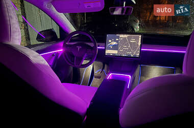 Внедорожник / Кроссовер Tesla Model Y 2022 в 