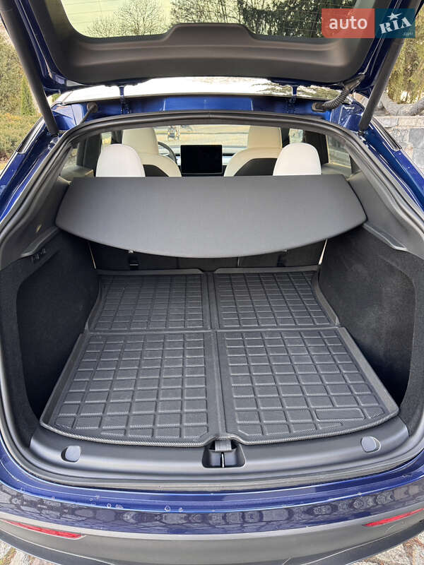 Позашляховик / Кросовер Tesla Model Y 2024 в Львові фото 12 Позашляховик / Кросовер Tesla Model Y 2024 в Львові