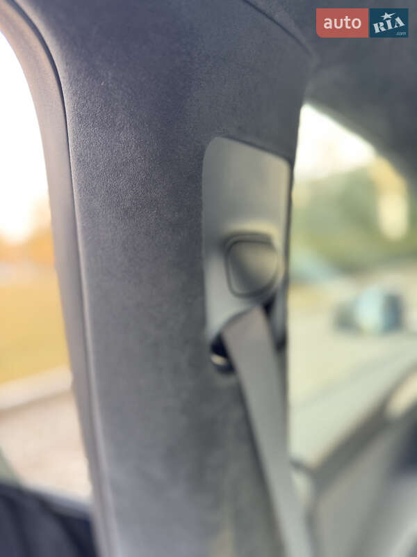 Позашляховик / Кросовер Tesla Model Y 2024 в Львові