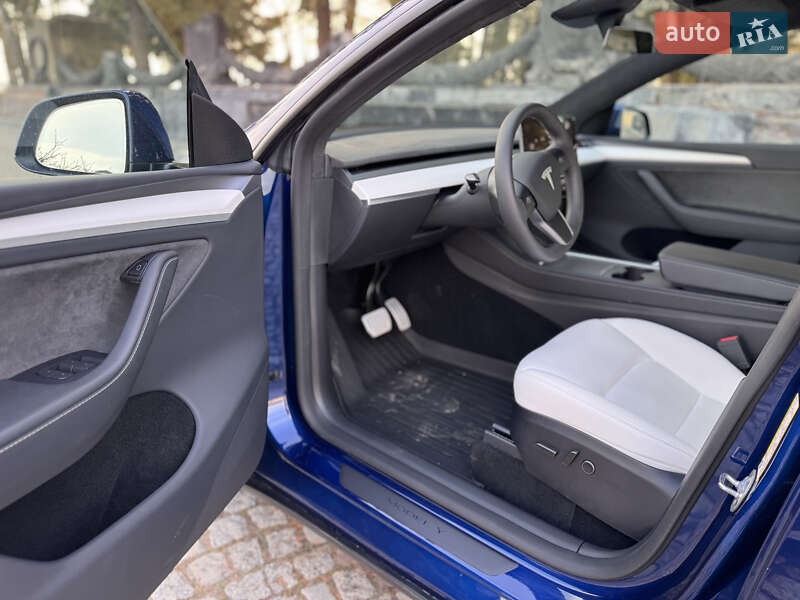 Позашляховик / Кросовер Tesla Model Y 2024 в Львові