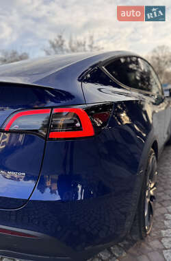 Внедорожник / Кроссовер Tesla Model Y 2024 в Львове