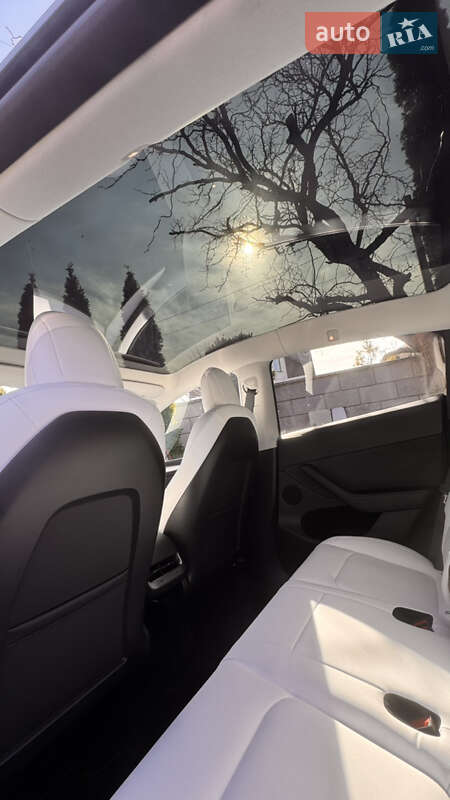 Внедорожник / Кроссовер Tesla Model Y 2022 в Ровно
