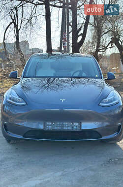 Внедорожник / Кроссовер Tesla Model Y 2022 в 