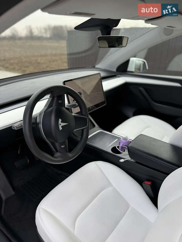 Tesla Model Y 2022