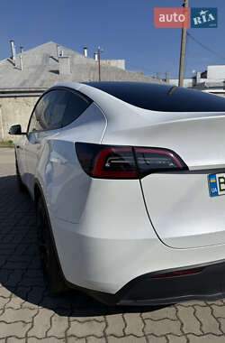 Позашляховик / Кросовер Tesla Model Y 2023 в 