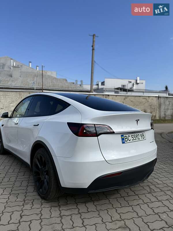 Внедорожник / Кроссовер Tesla Model Y 2023 в Стрые