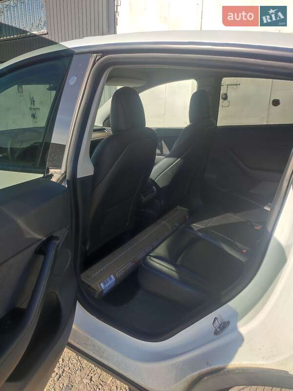 Позашляховик / Кросовер Tesla Model Y 2021 в Білій Церкві фото 5 Позашляховик / Кросовер Tesla Model Y 2021 в Білій Церкві