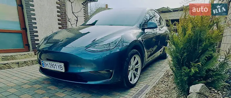 Tesla Model Y 2021