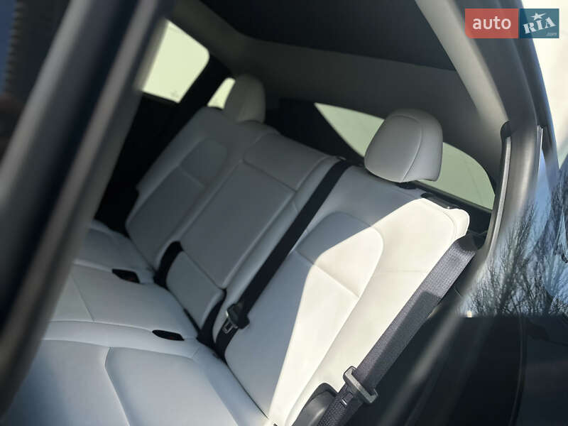 Внедорожник / Кроссовер Tesla Model Y 2022 в Днепре