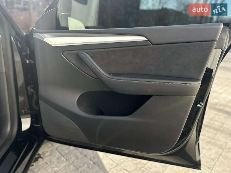 Внедорожник / Кроссовер Tesla Model Y 2022 в Днепре