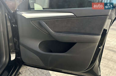 Внедорожник / Кроссовер Tesla Model Y 2022 в 