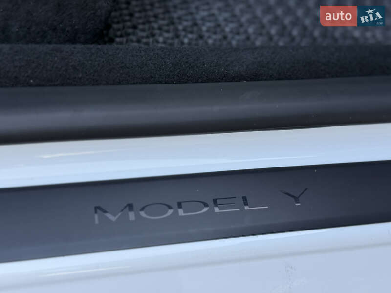 Внедорожник / Кроссовер Tesla Model Y 2023 в Виннице