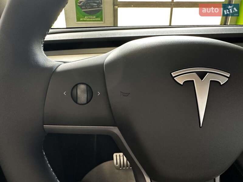 Внедорожник / Кроссовер Tesla Model Y 2023 в Киеве