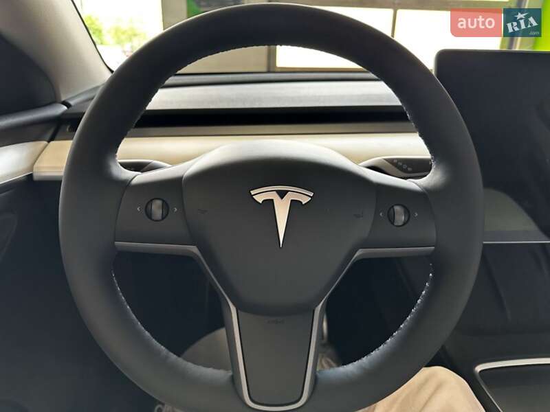 Внедорожник / Кроссовер Tesla Model Y 2023 в Киеве
