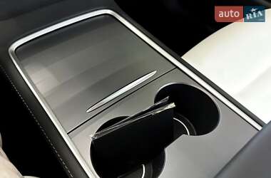 Внедорожник / Кроссовер Tesla Model Y 2023 в 