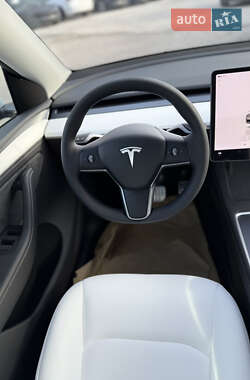 Внедорожник / Кроссовер Tesla Model Y 2024 в 