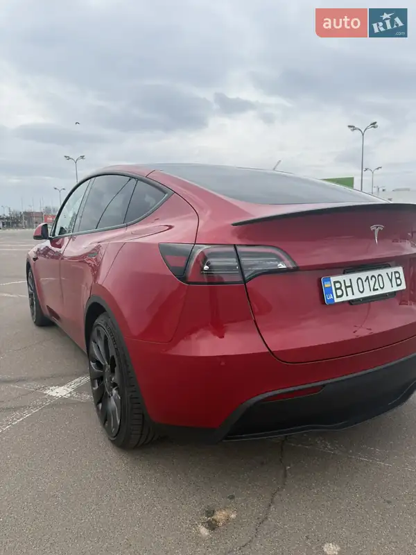 Позашляховик / Кросовер Tesla Model Y 2023 в 