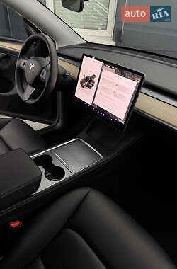 Внедорожник / Кроссовер Tesla Model Y 2023 в 