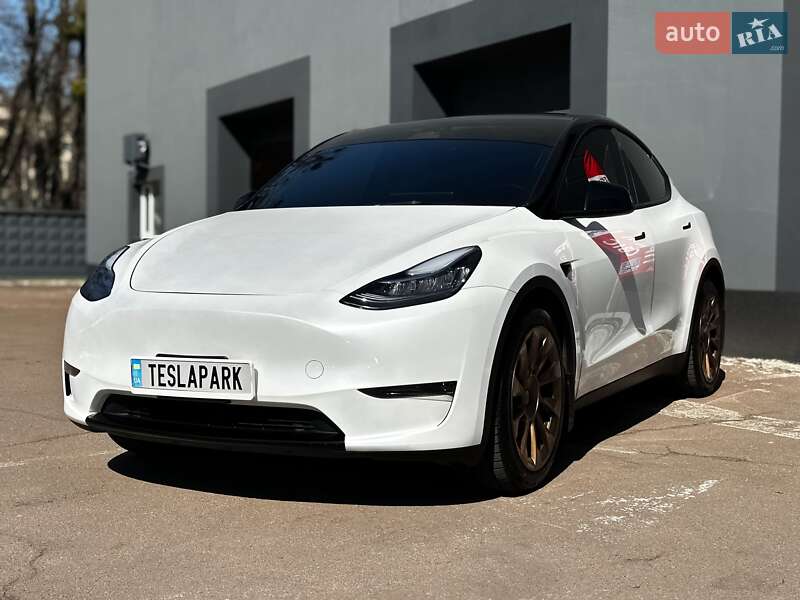 Внедорожник / Кроссовер Tesla Model Y 2022 в Киеве