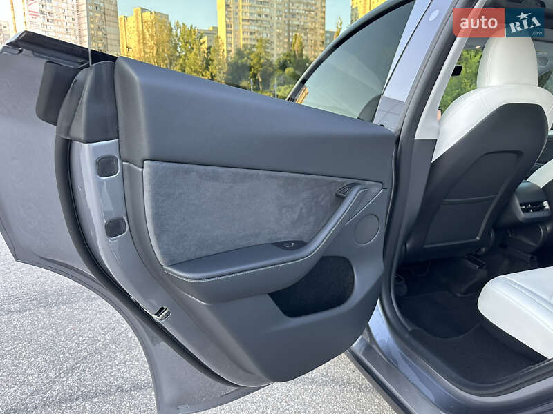 Внедорожник / Кроссовер Tesla Model Y 2023 в Харькове