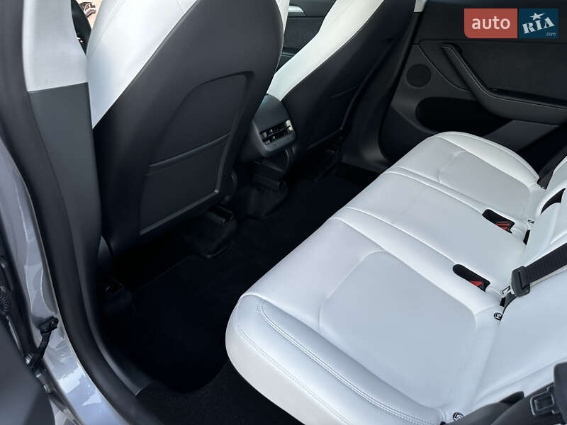 Внедорожник / Кроссовер Tesla Model Y 2023 в Харькове
