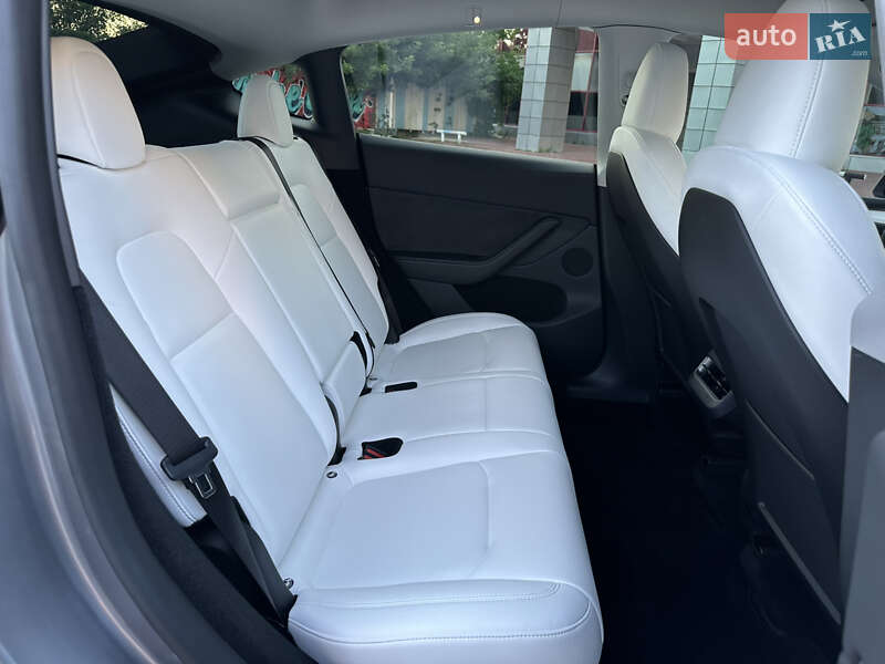 Внедорожник / Кроссовер Tesla Model Y 2023 в Харькове