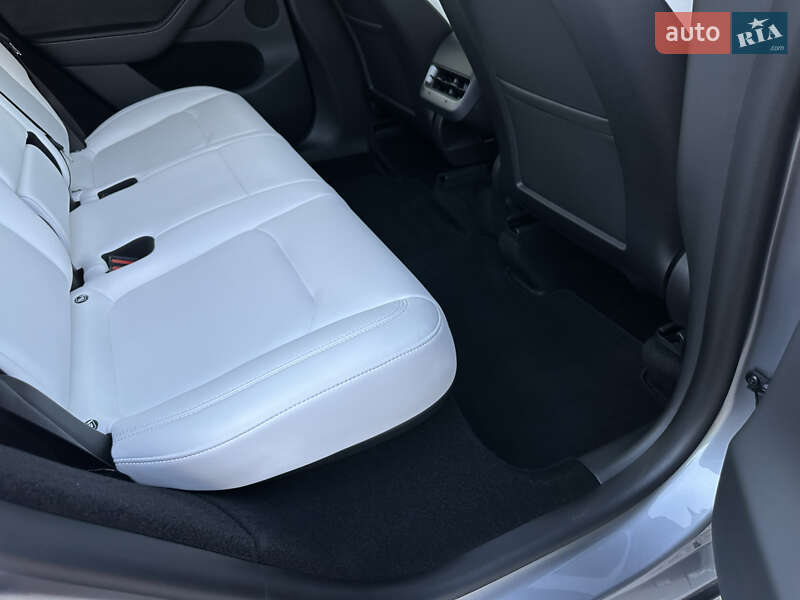 Внедорожник / Кроссовер Tesla Model Y 2023 в Харькове