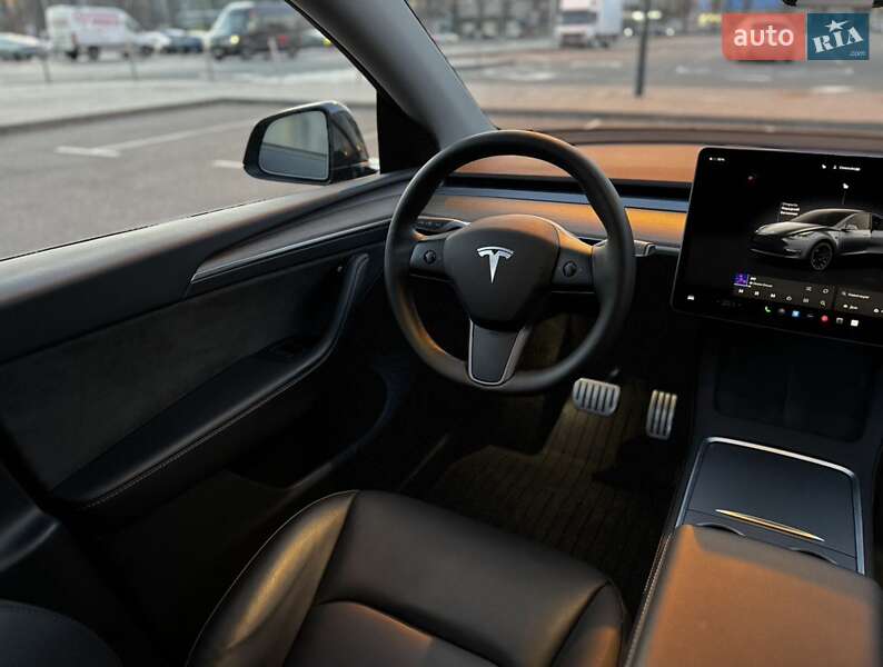 Внедорожник / Кроссовер Tesla Model Y 2024 в Киеве