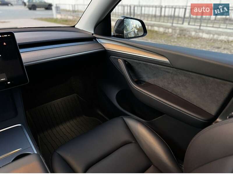 Внедорожник / Кроссовер Tesla Model Y 2024 в Киеве фото 15 Внедорожник / Кроссовер Tesla Model Y 2024 в Киеве